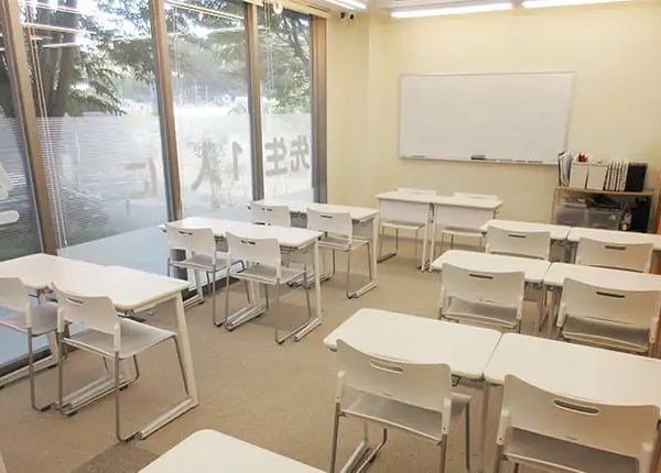 個別指導なら森塾 稲城校 の内観画像