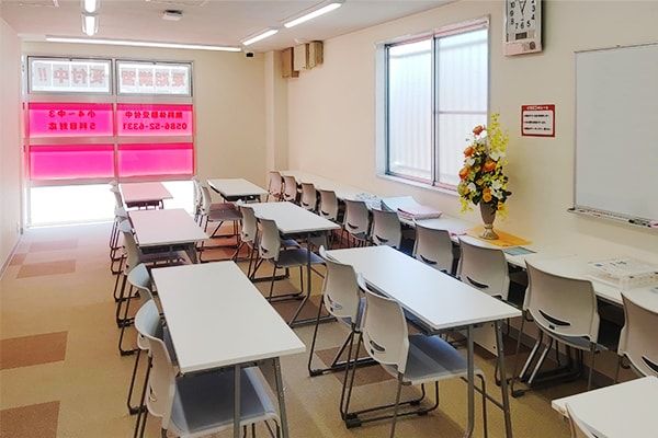 自立学習ＲＥＤ（レッド） 一宮森本教室 の内観画像