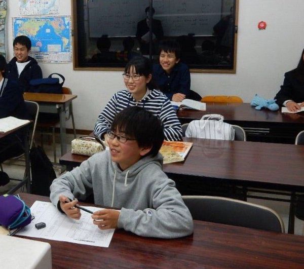 リーダーズ新学会 本校 の内観画像