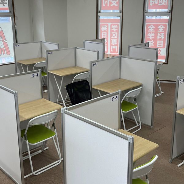 毎日個別塾 5-Days 荒江校 の内観画像