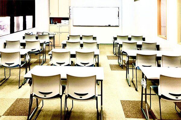 自立学習ＲＥＤ（レッド） 佐世保京町教室 の内観画像