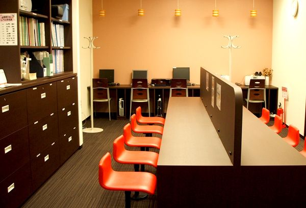 日米英語学院 大阪・梅田校 の内観画像