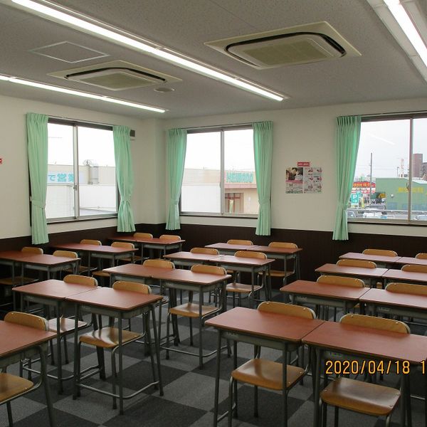 リード進学塾 穂積校 の内観画像