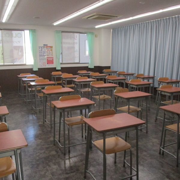 リード進学塾 穂積校 の内観画像