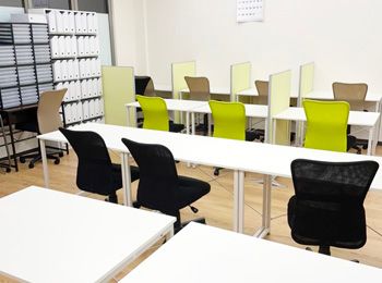 個別指導塾 学習空間 姫路大津教室 の内観画像