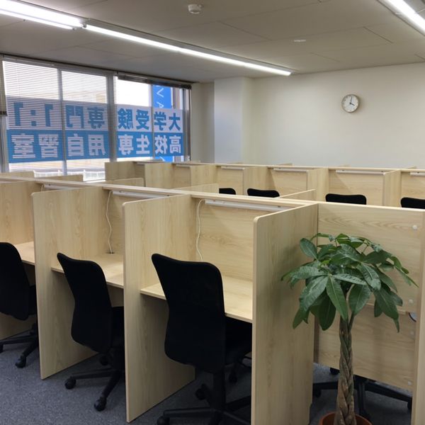 アクシブアカデミー 四日市校 の内観画像