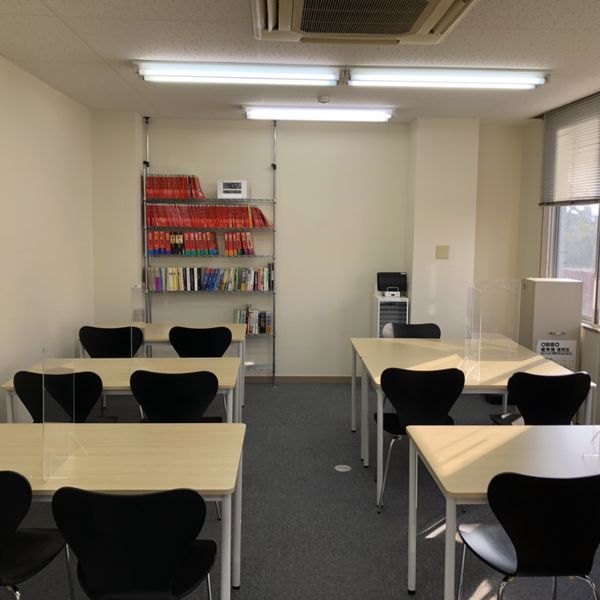 アクシブアカデミー 四日市校 の内観画像