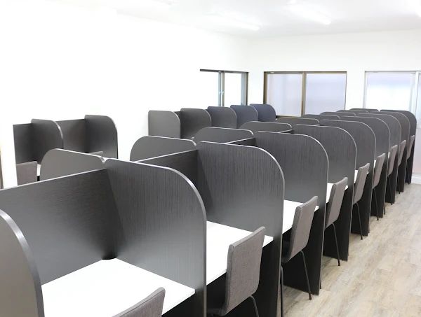 ハイブリッド個別指導 ARCUS 奥戸教室 の内観画像