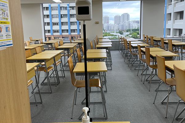 坪田塾【中学生・高校生コース】 新浦安校 の内観画像