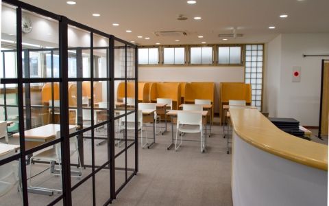 超個別指導塾まつがく 長野駅東口校 の内観画像