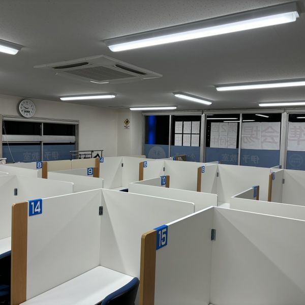 個別指導の明光義塾 伊予教室 の内観画像