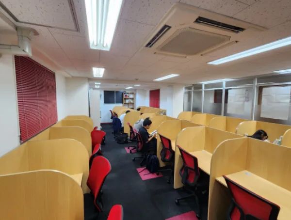 武田塾 上野校 の内観画像