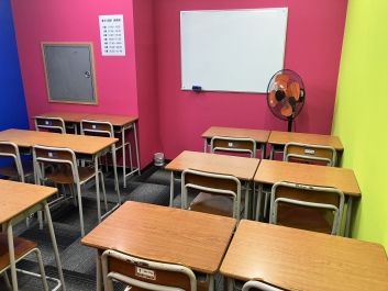 進ゼミ個別 学園前本部校 の内観画像