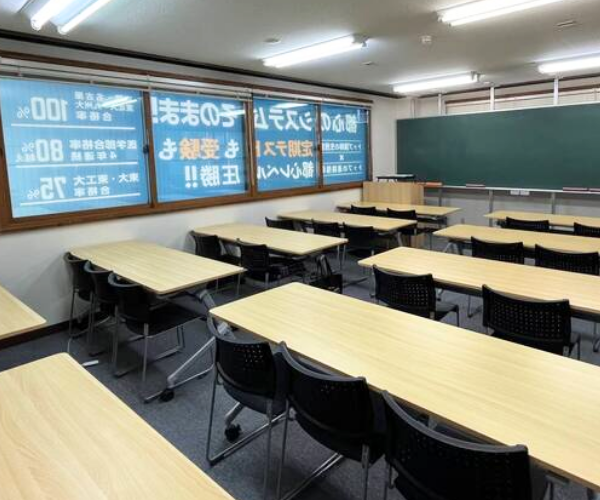 厚胤塾 上田校 の内観画像