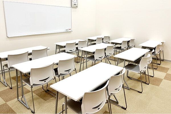 自立学習RED(レッド) イオンタウン伊勢ララパーク教室 の内観画像