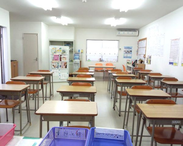 秀学会総合進学塾 本校 の内観画像